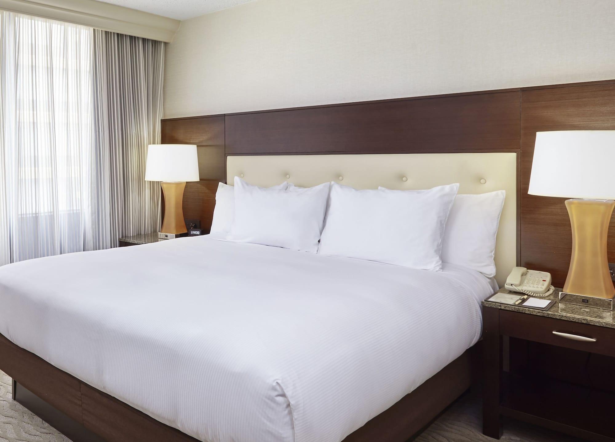 Doubletree By Hilton Washington Dc - Crystal City Арлингтън Екстериор снимка