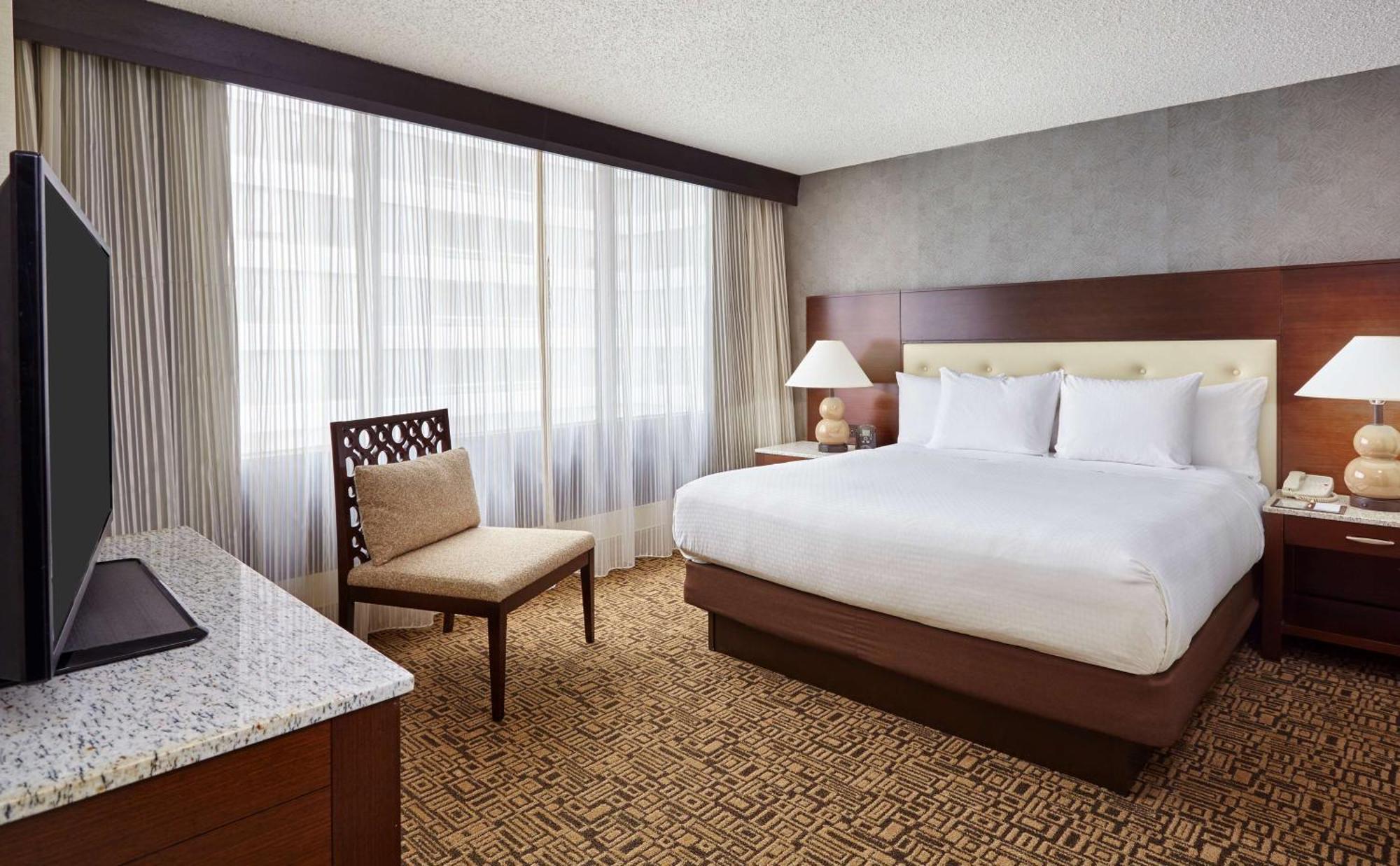 Doubletree By Hilton Washington Dc - Crystal City Арлингтън Екстериор снимка
