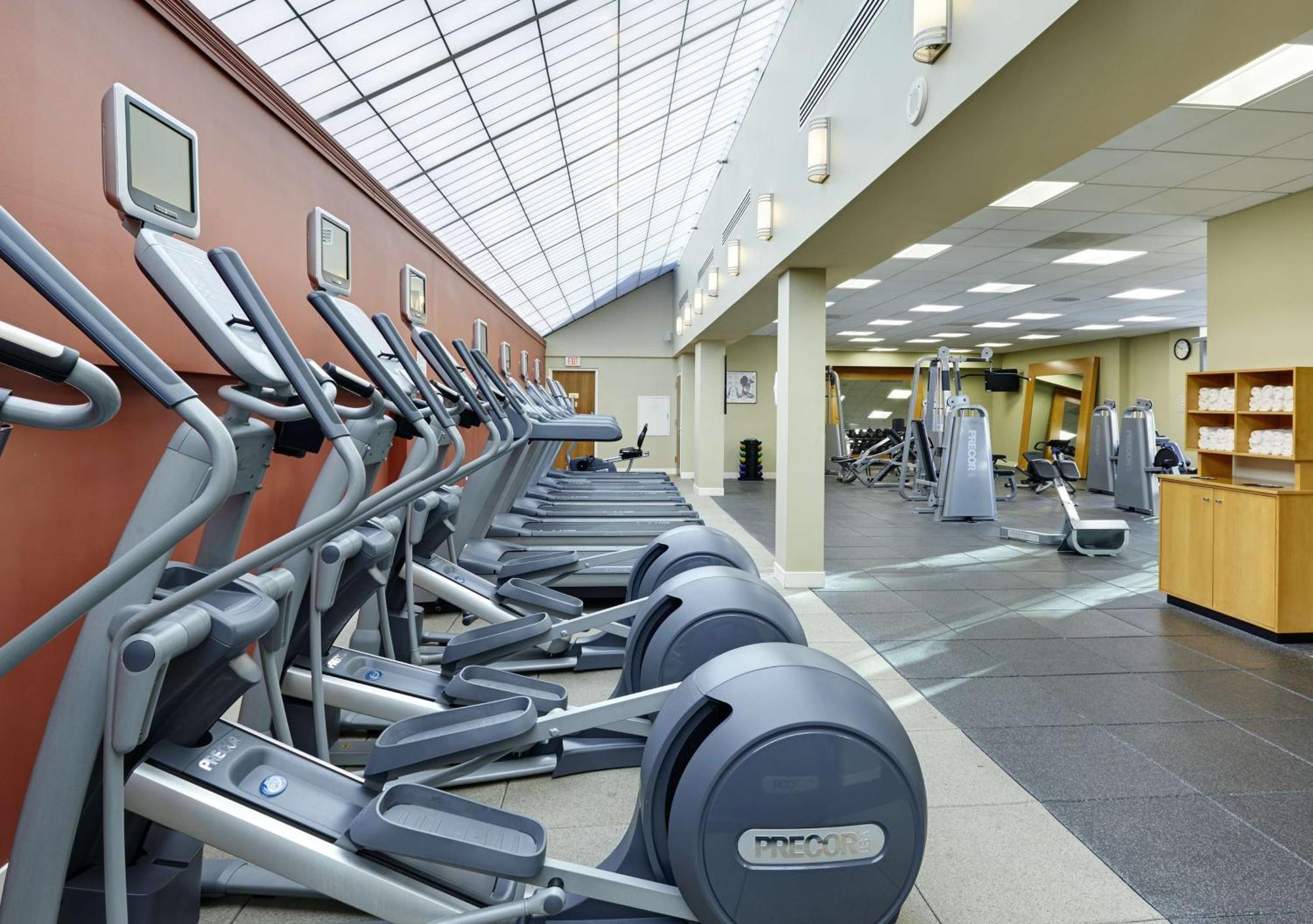 Doubletree By Hilton Washington Dc - Crystal City Арлингтън Екстериор снимка