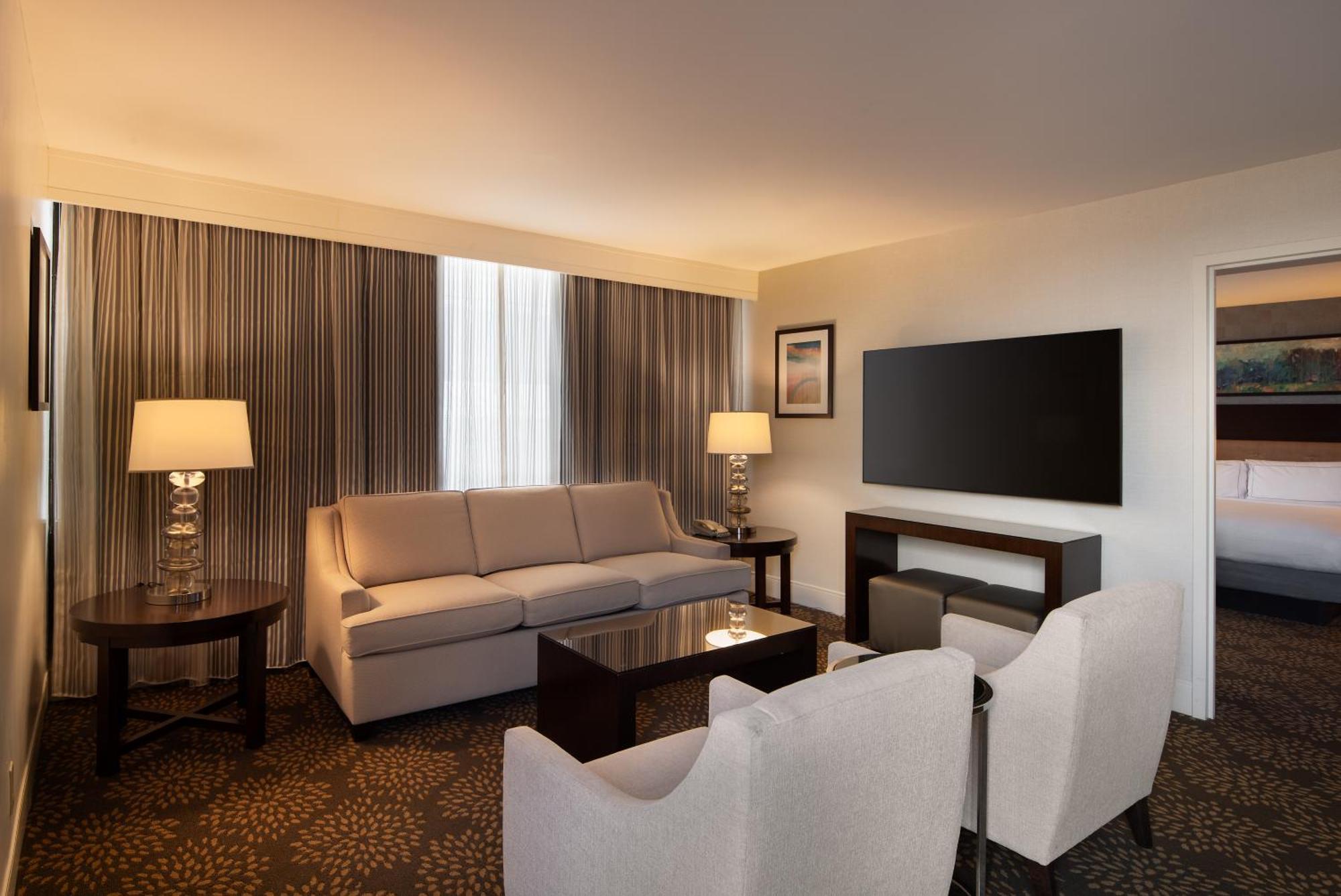 Doubletree By Hilton Washington Dc - Crystal City Арлингтън Екстериор снимка
