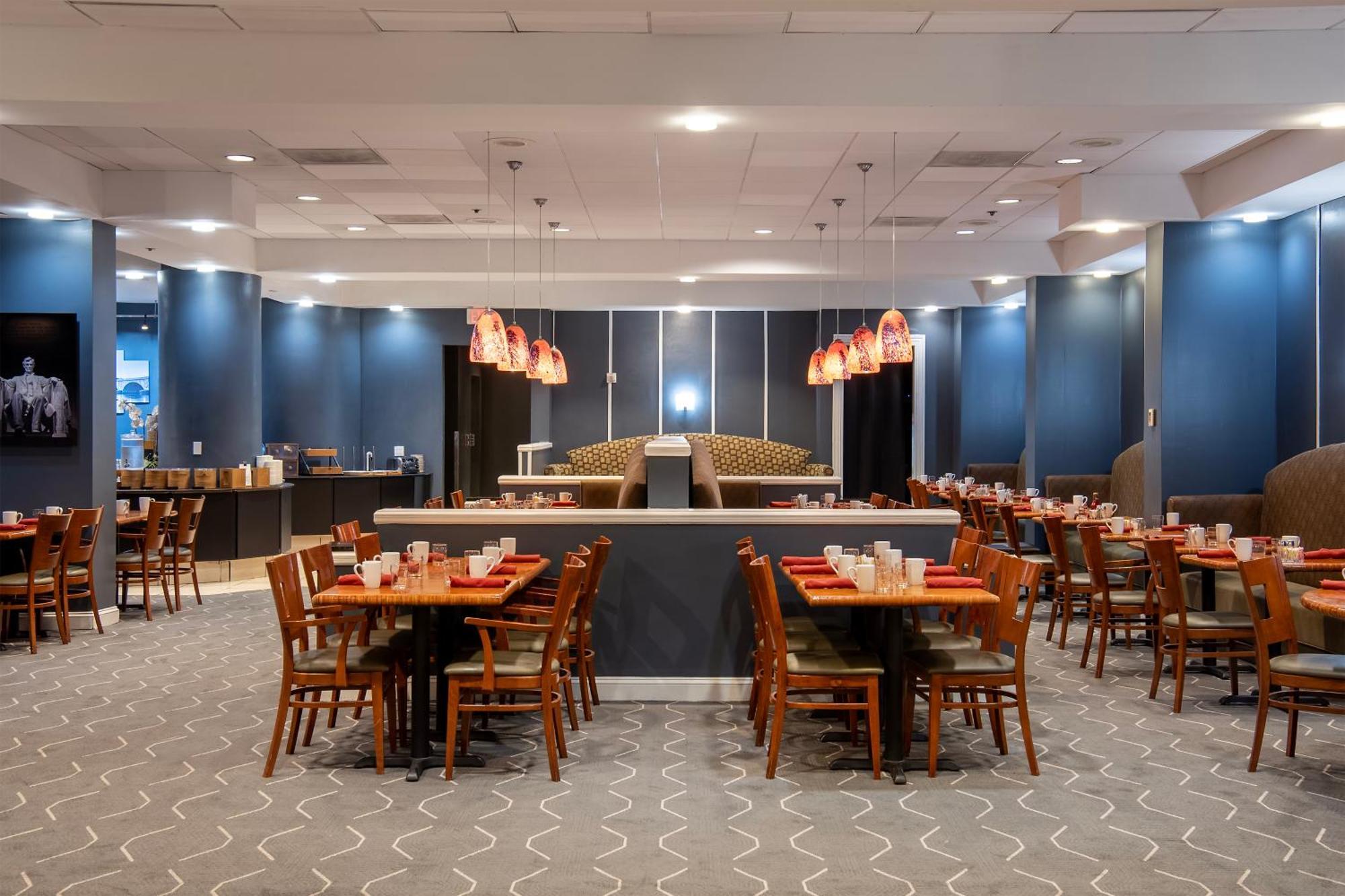 Doubletree By Hilton Washington Dc - Crystal City Арлингтън Екстериор снимка